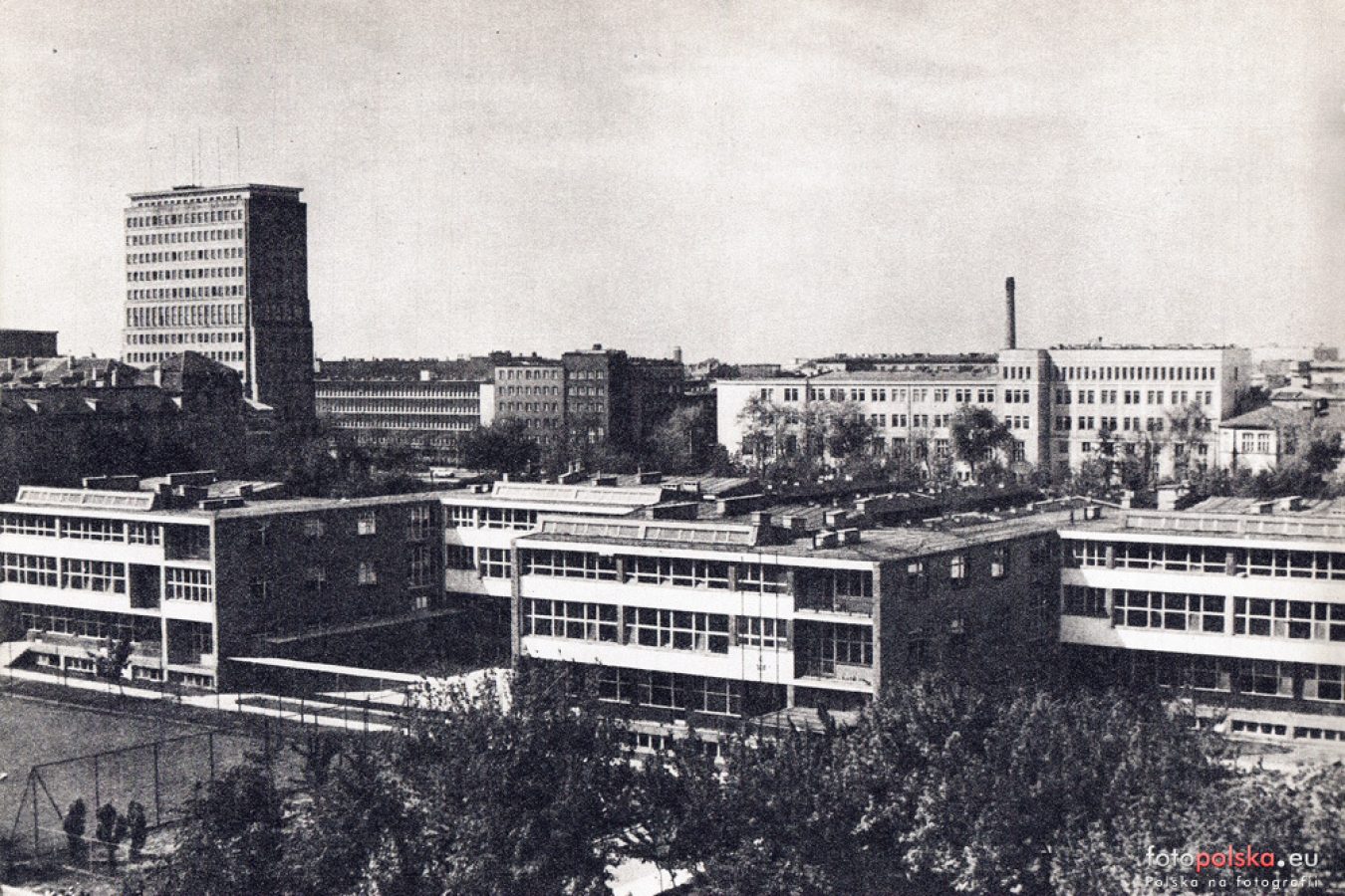 Zespół szkół, proj. Jana Zdanowicza i Jerzego Baumillera